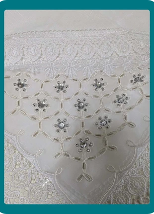 Nappe brodée avec strass – Neuve – 305×168 cm, marque: sansnom., état: Neuf sans étiquette, 50,00 €, 53,20 € Protection acheteurs incluse