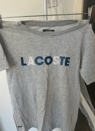 T-shirt Lacoste, marque: Lacoste, état: Très bon état, taille: 8 ans / 128 cm, 10,00 €, 11,20 € Protection acheteurs incluse