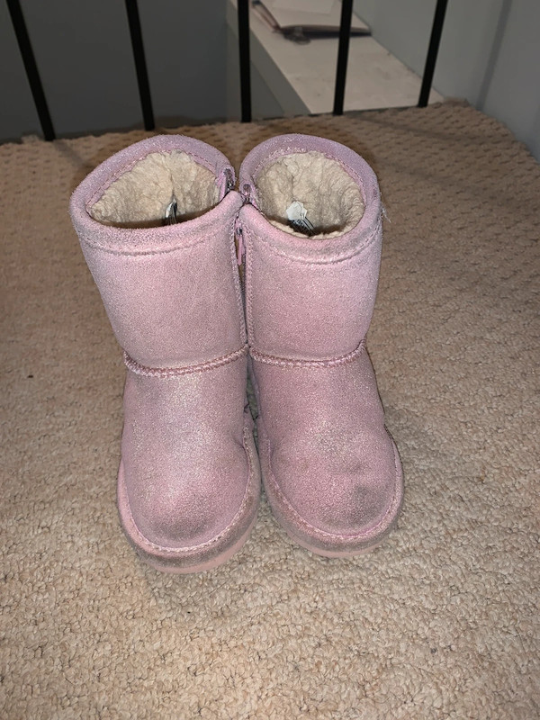Bearpaw toddler boots size 6 online