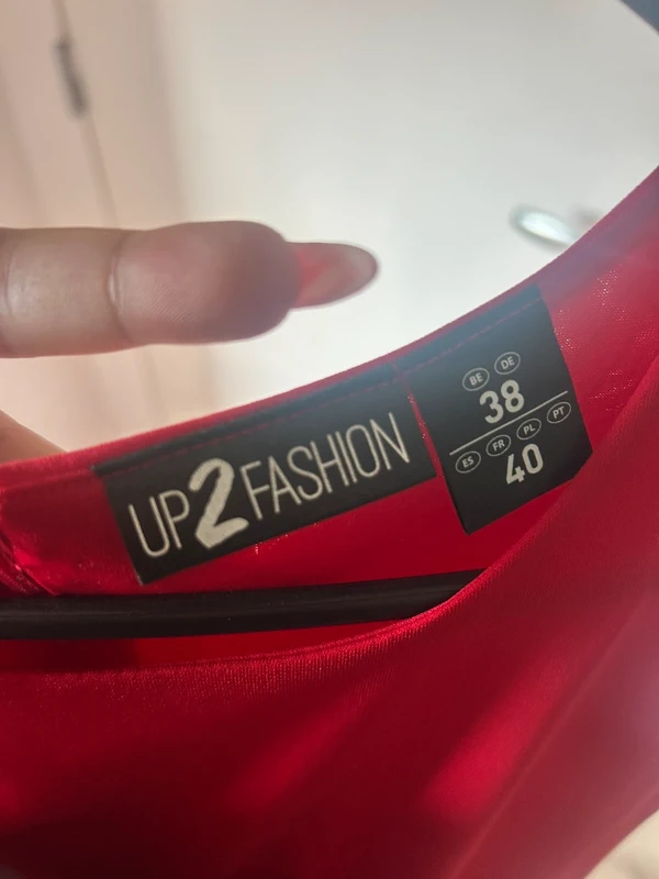 Longue robe rouge droite taille 38/40 - photo numéro 4