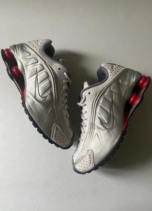 Shox R4 'Metallic Red Comet' (2018) - 37,5, marca: Nike, estado: Muy bueno, tamaño: 37.5, 50,00 €, 53,20 € Protección al comprador incluida