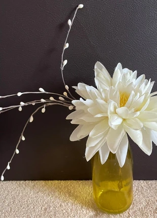 Yellow glass Vase flowers, brand: Flowers, condition: Very good, £4.00, £4.90 includes Buyer Protection