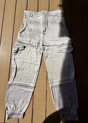 Cargo argenté (Zara), brand: Zara, condizioni: Ottime, taglia: XS / IT 38 / EU 34, €15.00, €16.45 include la Protezione acquisti