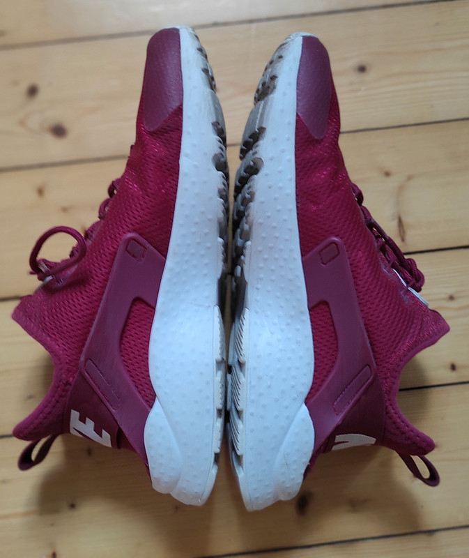 Huarache rot 2024