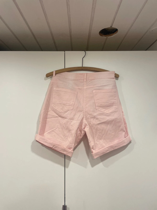 Lyserøde shorts 2