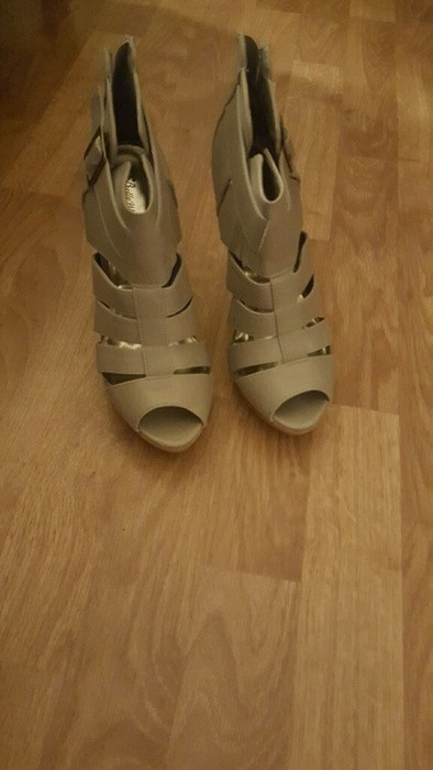Chaussures a talons 1