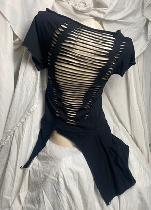 One shoulder off asymmetric T shirt top made of jersey with distressed backless, marque: L’algor, état: Neuf avec étiquette, taille: S / 36 / 8, 54,00 €, 57,40 € Protection acheteurs (Pro) incluse