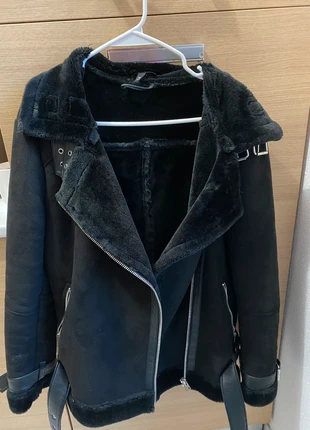 Veste d’aviateur noire, merk: Topshop, staat: Heel goed, maat: L / 40 / 12, € 12,00, € 13,30 inclusief Kopersbescherming