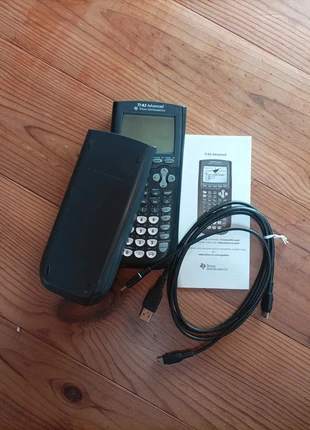 Calculatrice TI-82 Advanced, marke: Advanced, zustand: Sehr gut, 50,00 €, 53,20 € inklusive Vinted-Käuferschutz