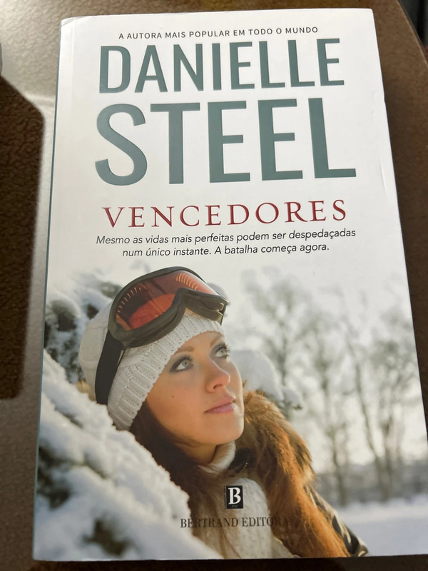 Livro Danielle Steel- Vencedores