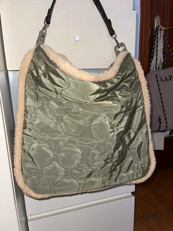 Bolso discount verde stradivarius