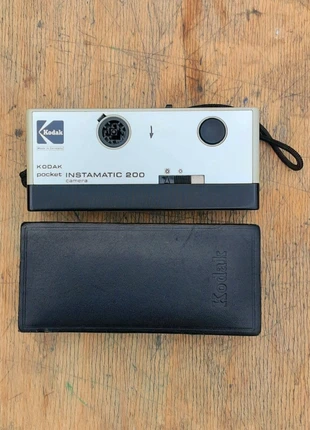 Kodak pocket Instamatic 200 Appareil photo Argentique, marque: Kodak, état: Très bon état, 5,00 €, 5,95 € Protection acheteurs incluse
