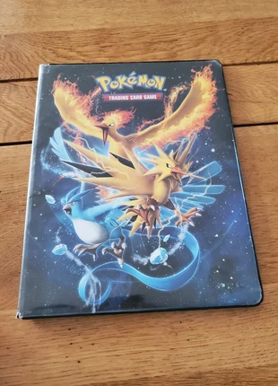 Classeur A4 porte cartes Pokemon, marque: Pokémon, état: Très bon état, 4,00 €, 4,90 € Protection acheteurs incluse