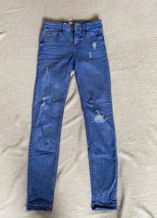Jean Skinny troué Bershka 32 , marque: Bershka, état: Neuf sans étiquette, taille: XXS / 32 / 4, 4,50 €, 5,43 € Protection acheteurs incluse