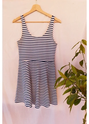 Abito corto a righe orizzontali bianche e blu, H&M, s, marque: H&M, état: Très bon état, taille: S / 36 / 8, 5,00 €, 5,95 € Protection acheteurs incluse