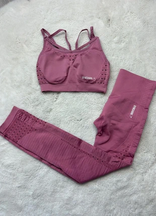 Ensemble set Gymshark, merk: Gymshark, staat: Heel goed, maat: XS / 34 / 6, € 25,00, € 26,95 inclusief Kopersbescherming Pro