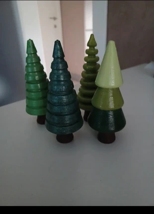 4 wooden trees. Acryl, vernist. 13cm, marque: geen, état: Neuf sans étiquette, taille: 4 ans / 104 cm, 8,00 €, 9,10 € Protection acheteurs incluse