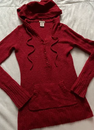 2000s unique red soft sweater, brand: NO LABEL, condition: Very good, size: 6 / S, $20.00, $21.70 includes Buyer Protection