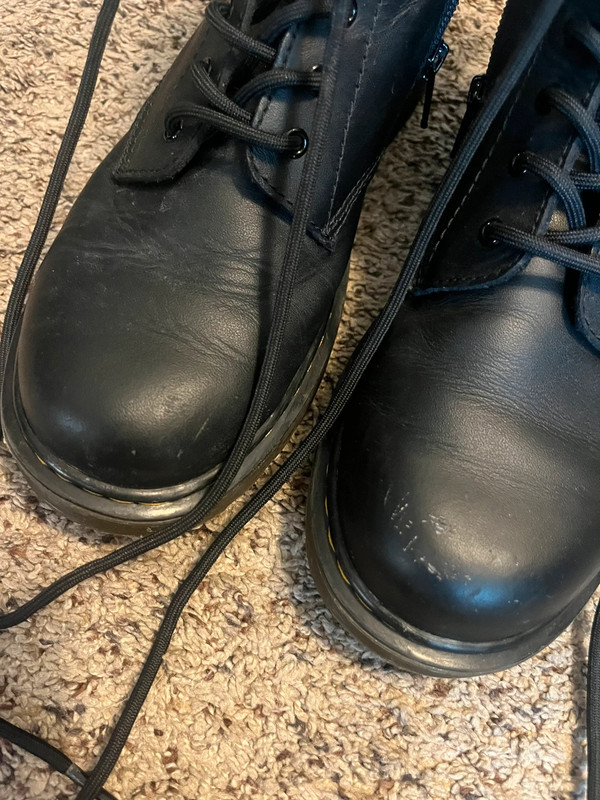 Dr. Martens 2