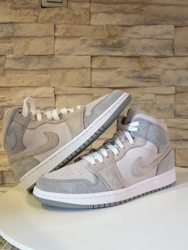 WMNS air jordan 1 mid SE particle grey 40 5. Vinted