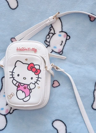 Hello Kitty pouch bag, marke: Hello Kitty, zustand: Sehr gut, 12,00 €, 13,30 € inklusive Vinted-Käuferschutz
