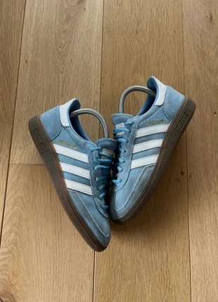 Chaussures Adidas handball Spezial bleu taille 40, marke: adidas, zustand: Sehr gut, größe: 40, 64,00 €, 67,90 € inklusive Vinted-Käuferschutz