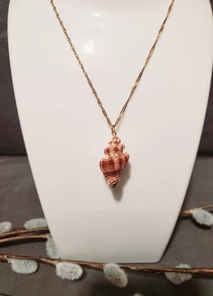 Collier coquillage doré, état: Très bon état, 10,00 €, 11,20 € Protection acheteurs incluse