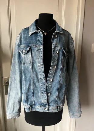 Spijkerjasje (valt klein!), merk: Elvira, staat: Heel goed, maat: XXL / 44 / 16, € 12,50, € 13,83 inclusief Kopersbescherming