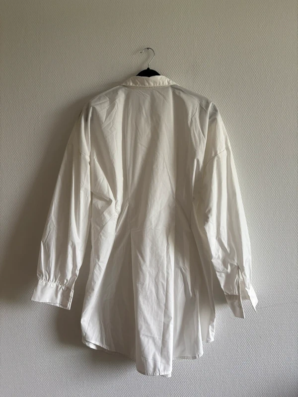 Chemise longue blanche - photo numéro 5