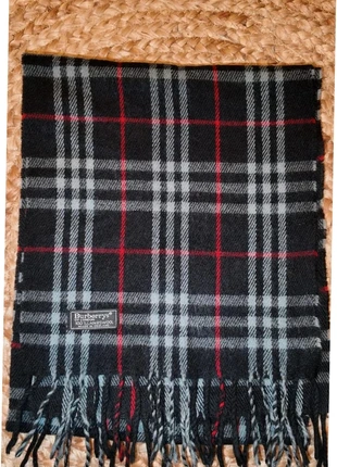 Écharpe Burberry en Laine – Motif Check Noir – Made in England, brand: Burberry, condizioni: Nuovo senza cartellino, €50.00, €53.20 include la Protezione acquisti