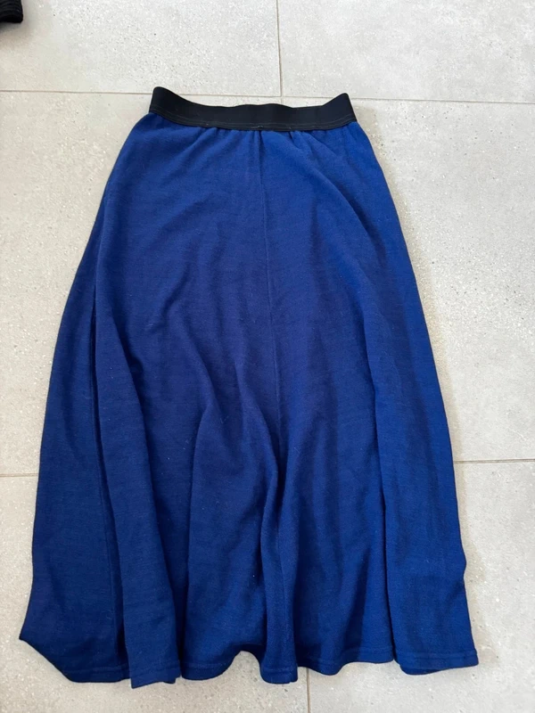 Longue jupe navy dralon, très bon état, taille S, longueur 90cm