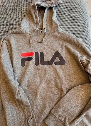 Felpa fila grigia con cappuccio , merk: FILA, staat: Heel goed, maat: XL / 42 / 14, € 10,00, € 11,20 inclusief Kopersbescherming