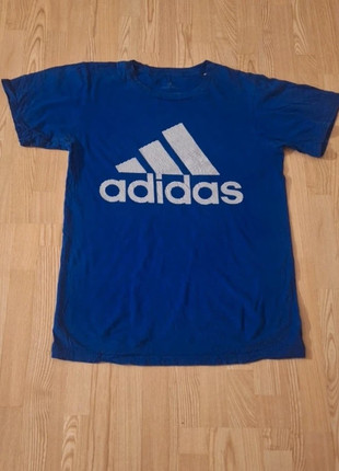 T-Shirt Adidas Bleu Taille S, marque: adidas, état: Très bon état, taille: S, 5,00 €, 5,95 € Protection acheteurs incluse