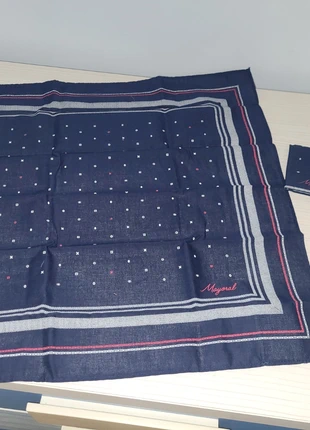 2 pañuelos de niño Mayoral, marque: Mayoral, état: Neuf avec étiquette, 3,00 €, 3,85 € Protection acheteurs incluse