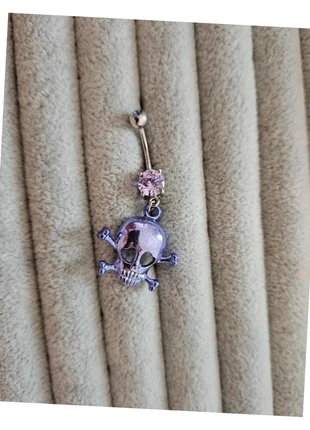 1 piercing nombril pendant tête de mort pirate violet double strass NEUF acier chirurgical , marke: Boutique privée, zustand: Sehr gut, 5,00 €, 5,95 € inklusive Vinted-Käuferschutz