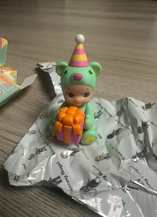 Sonny angel Happy birthday collectie, merk: Sonny Angel, staat: Nieuw zonder prijskaartje, maat: Prematuur, tot 44 cm, € 12,50, € 13,83 inclusief Kopersbescherming