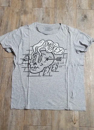 T-shirt pull&bear, marque: Pull & Bear, état: Très bon état, taille: L, 5,00 €, 5,95 € Protection acheteurs incluse