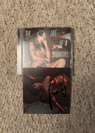 Taylor Swift life of a showgirl signed cd, condition: Like new, £45.00, £47.95 includes Buyer Protection