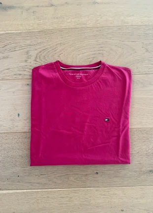 T-shirt femme / Tommy Hilfiger / taille S / fuchsia / coton, marke: Tommy Hilfiger, zustand: Neu, größe: S / 36 / 8, 8,00 €, 9,10 € inklusive Vinted-Käuferschutz