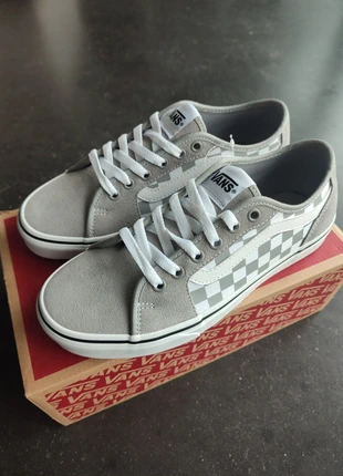 Baskets Vans neuves 40, marke: Vans, zustand: Neu, mit Etikett, größe: 40, 49,00 €, 52,15 € inklusive Vinted-Käuferschutz