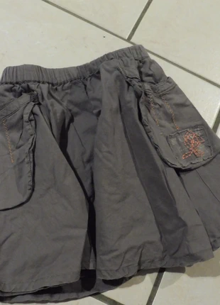 jupe froncée, à poches, tres évasée, brand: Kid Kanai, condition: Very good, size: 5 years / 110 cm, €1.00, €1.75 includes Buyer Protection