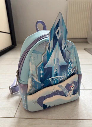 Loungefly Disney La Reine des Neiges MinibackPack, marque: Loungefly, état: Très bon état, 58,00 €, 61,60 € Protection acheteurs incluse