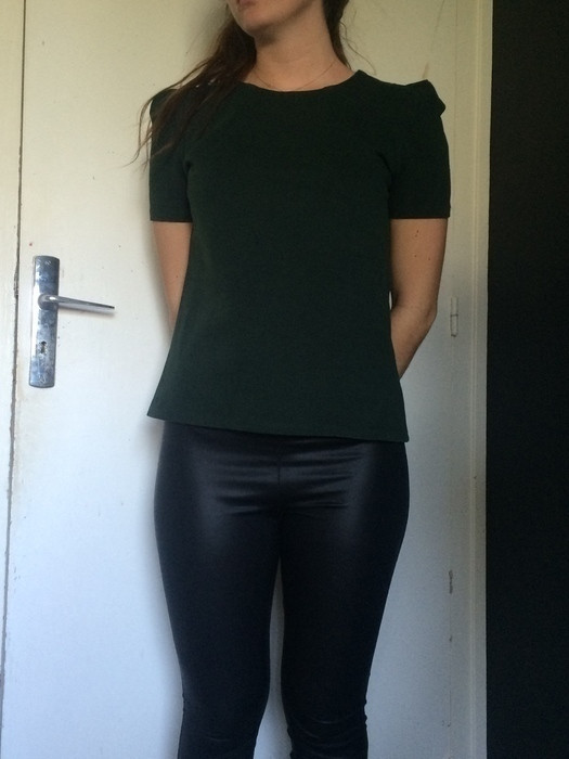 T shirt Zara vert taille L correspond à un M 1