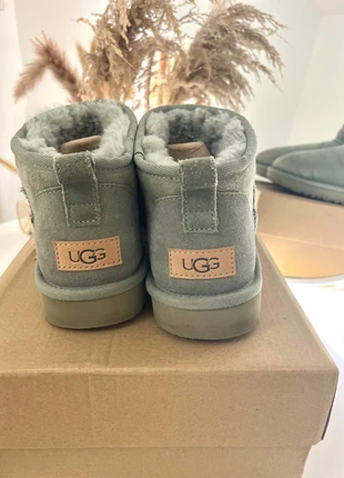 Ugg mini verte kaki, marke: UGG, zustand: Sehr gut, größe: 40, 100,00 €, 105,70 € inklusive Vinted-Käuferschutz