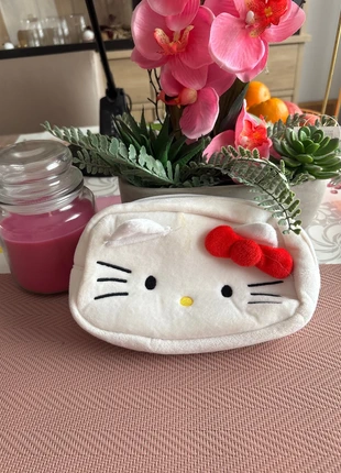 Trousse toilette hello kitty, marca: Hello Kitty, estado: Muito bom, €5.00, €5.95 inclui Proteção do Comprador