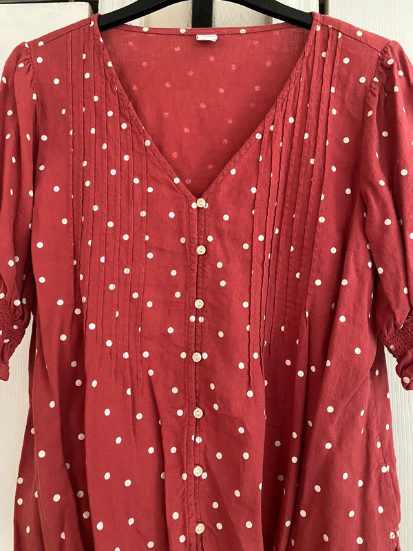 Medium, red polka dot, puffy sleeve shirt 3