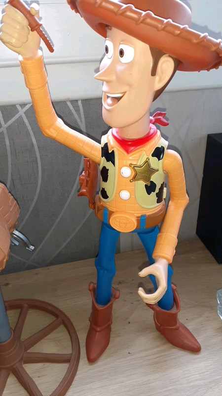 Toy story Woody rodéo parle français 37 cm