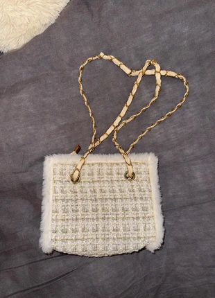 Sac bandoulière en tweed beige et détails fourrure, condizioni: Ottime, €8.00, €9.10 include la Protezione acquisti