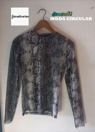 Camiseta manga larga patron piel de serpiente talla S., merk: Stradivarius, staat: Heel goed, maat: S / 36 / 8, € 5,00, € 5,95 inclusief Kopersbescherming