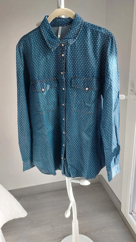 Camisa vaquera de lunares stradivarius